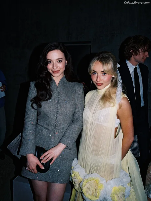 Sabrina Carpenter photo 20 of 6403