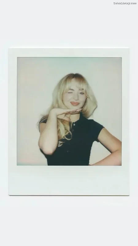 Sabrina Carpenter photo 17 of 6403