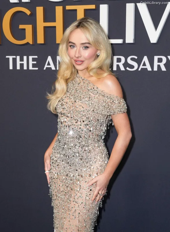 Sabrina Carpenter photo 18 of 6403