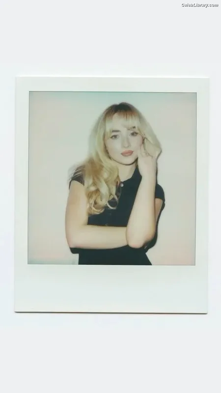 Sabrina Carpenter photo 19 of 6403