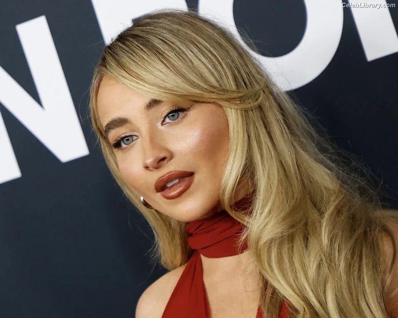 Sabrina Carpenter photo 20 of 6403