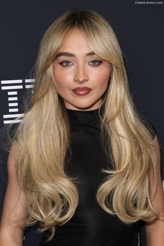 Sabrina Carpenter photo 6 of 6403