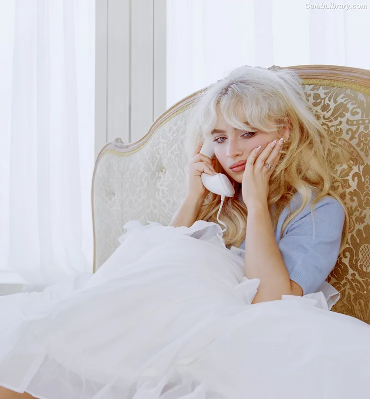 Sabrina Carpenter photo 8 of 6403