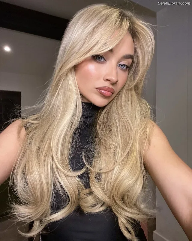 Sabrina Carpenter photo 14 of 6403