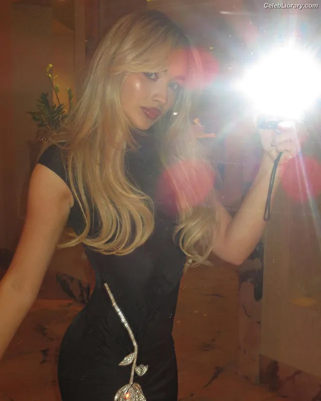 Sabrina Carpenter photo 7 of 6403