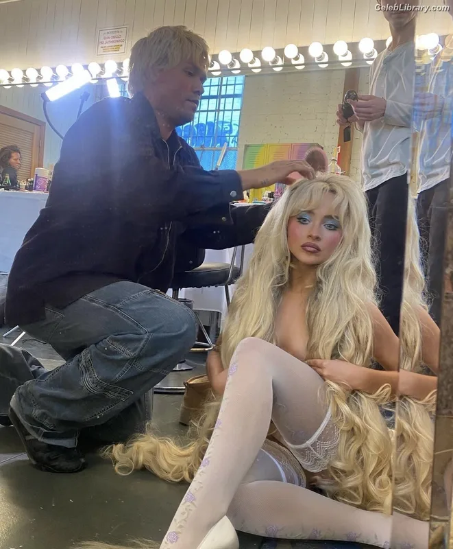 Sabrina Carpenter photo 14 of 6403