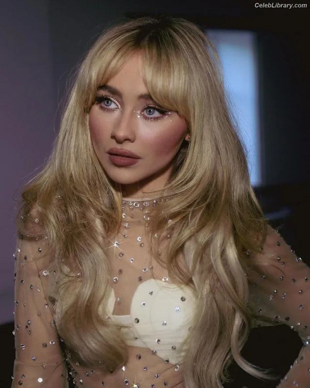 Sabrina Carpenter photo 15 of 6403
