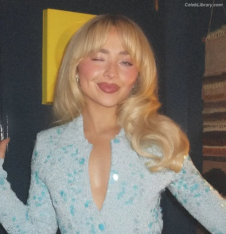 Sabrina Carpenter photo 10 of 6403