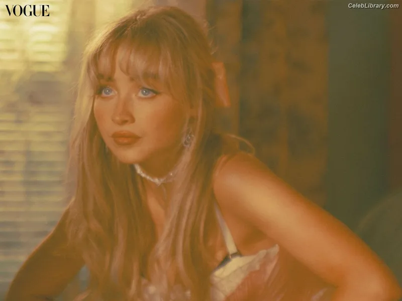 Sabrina Carpenter photo 18 of 6403