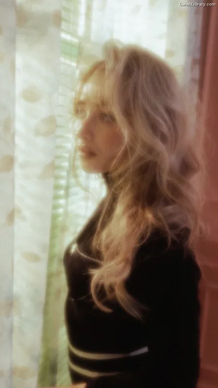 Sabrina Carpenter photo 19 of 6403
