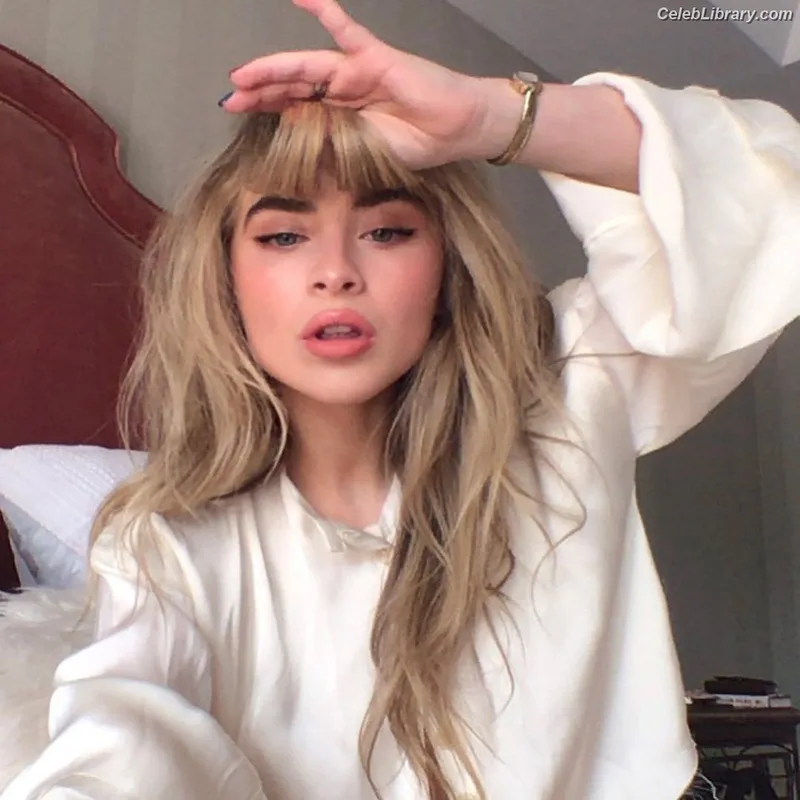 Sabrina Carpenter photo 14 of 6403