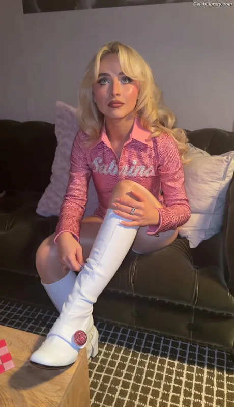 Sabrina Carpenter photo 4 of 6403