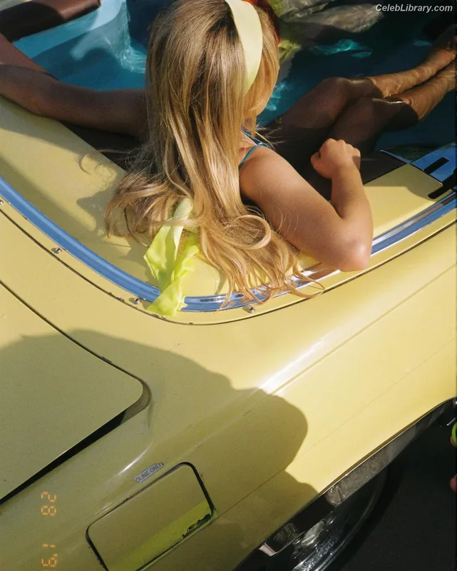 Sabrina Carpenter photo 18 of 6403