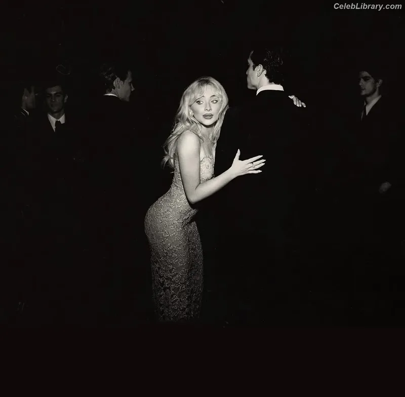Sabrina Carpenter photo 13 of 6403