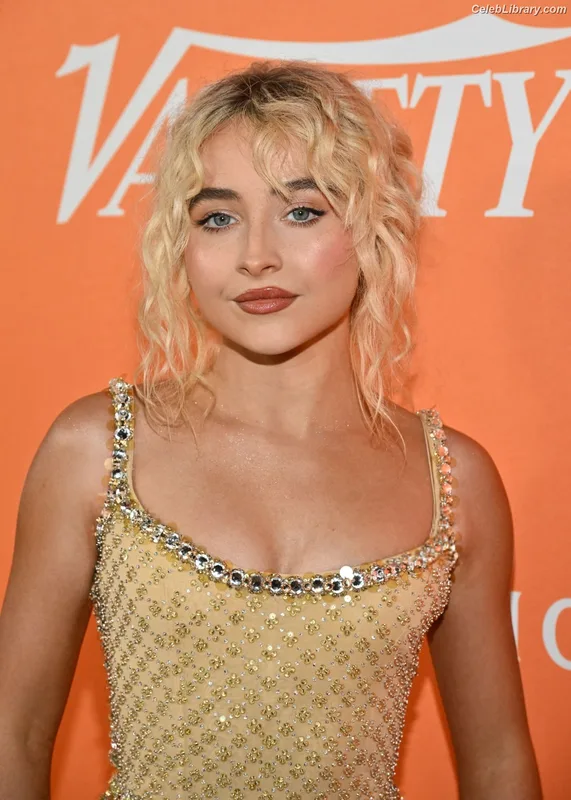 Sabrina Carpenter photo 18 of 6403