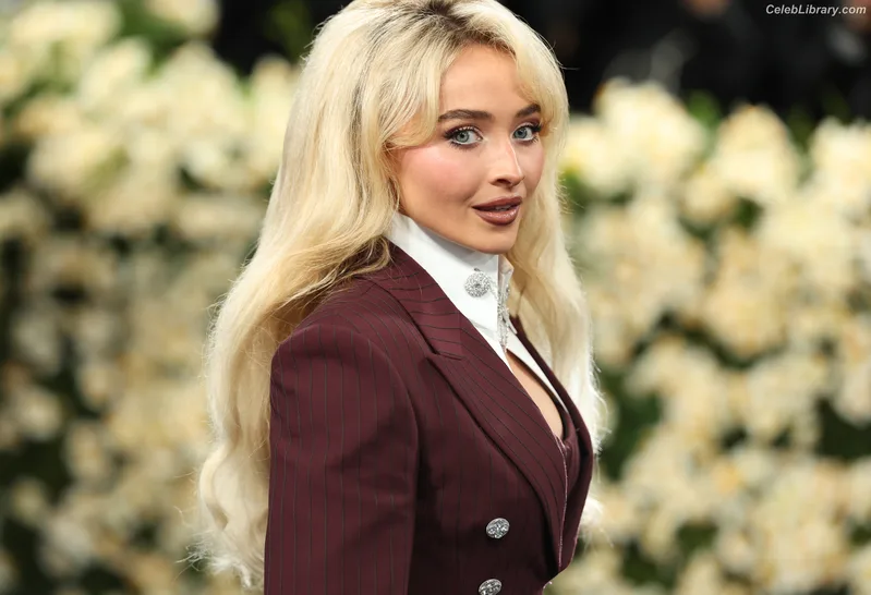 Sabrina Carpenter photo 22 of 6403