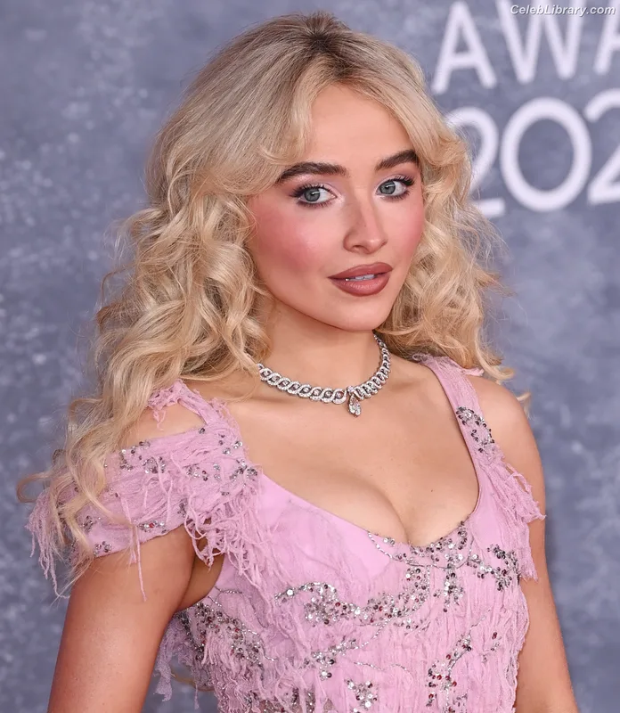 Sabrina Carpenter photo 6 of 6403