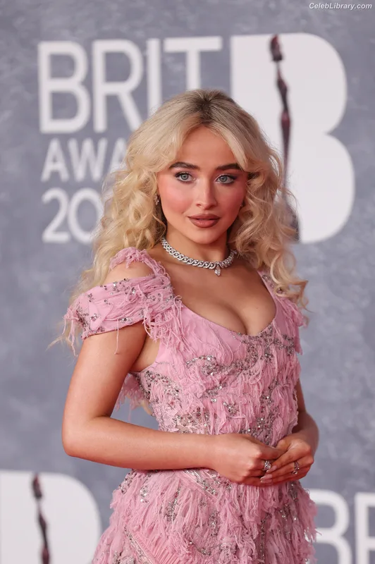 Sabrina Carpenter photo 20 of 6403