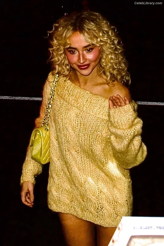 Sabrina Carpenter photo 14 of 6403