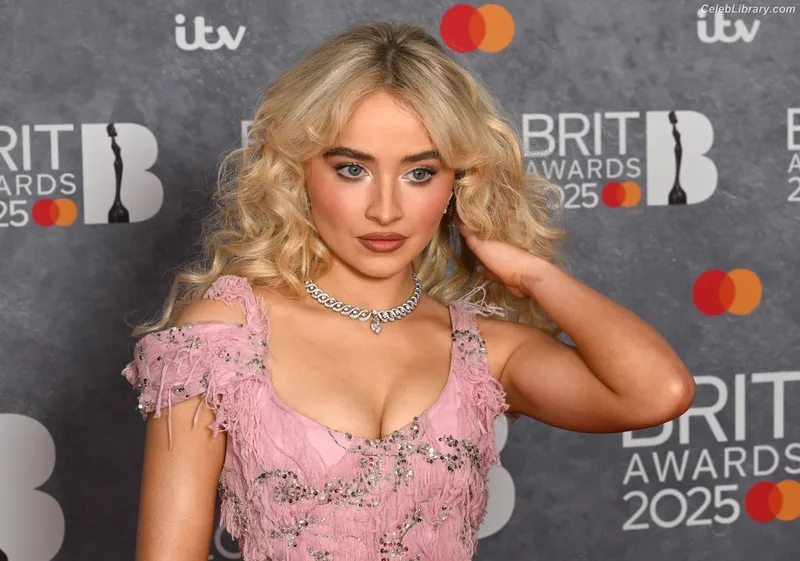 Sabrina Carpenter photo 19 of 6403