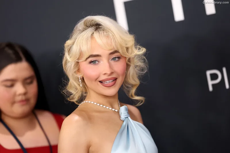 Sabrina Carpenter photo 16 of 6403