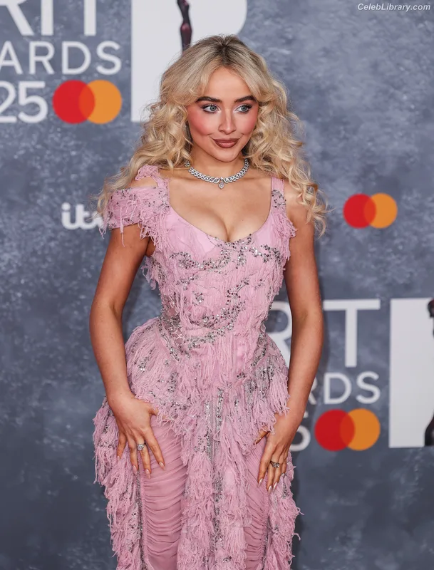 Sabrina Carpenter photo 20 of 6403