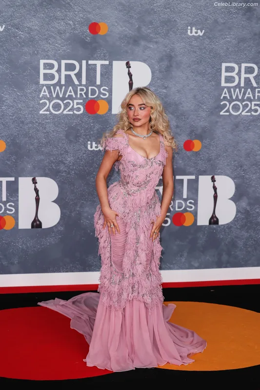 Sabrina Carpenter photo 23 of 6403