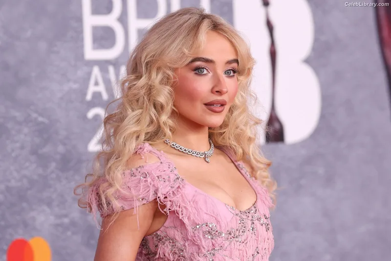 Sabrina Carpenter photo 23 of 6403