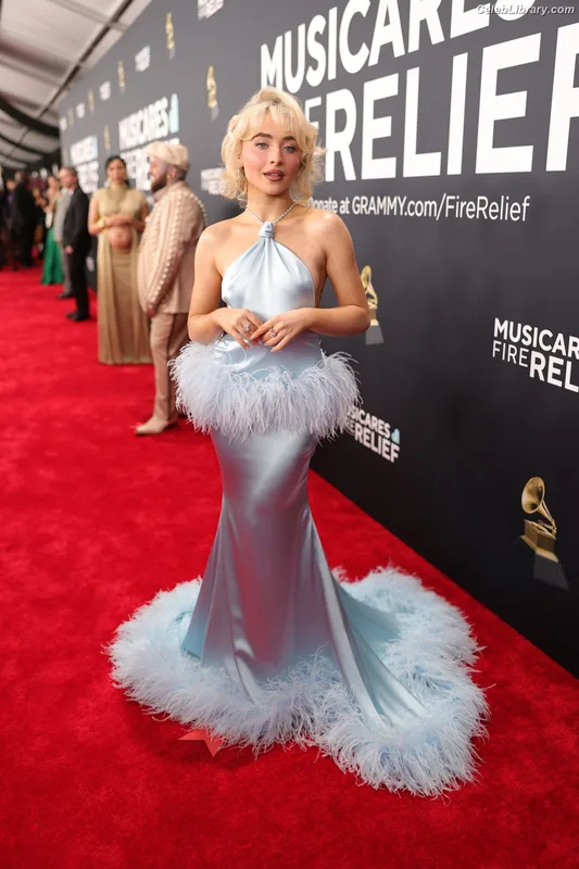 Sabrina Carpenter photo 9 of 6403