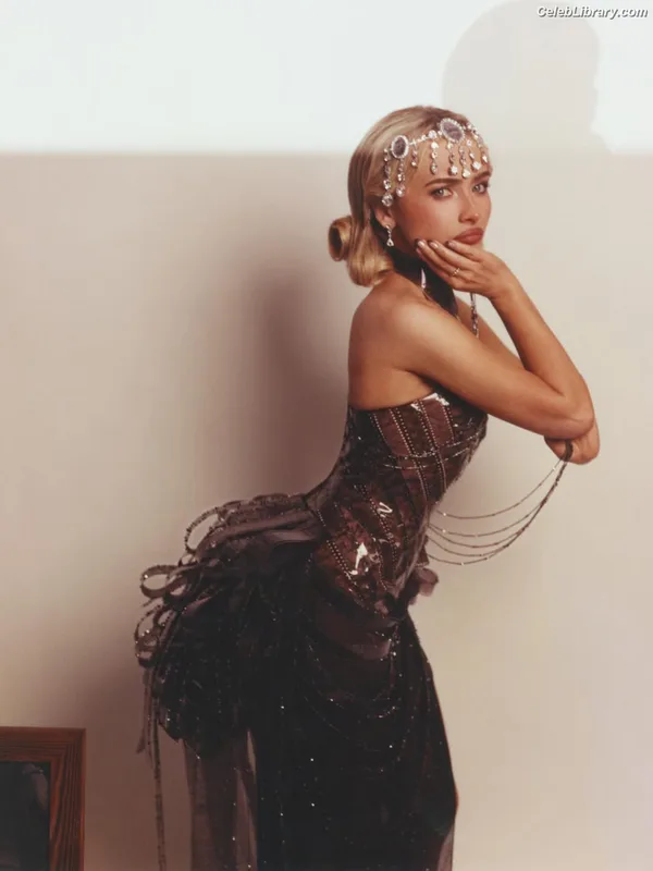 Sabrina Carpenter photo 15 of 6403