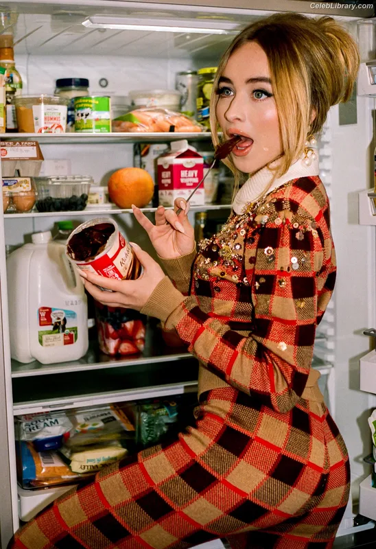 Sabrina Carpenter photo 16 of 6403