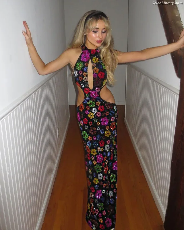 Sabrina Carpenter photo 12 of 6403