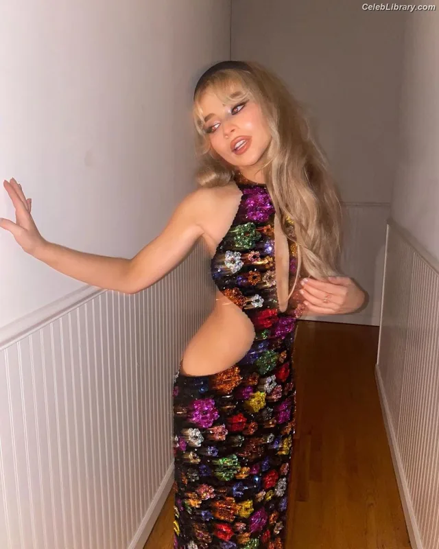 Sabrina Carpenter photo 14 of 6403