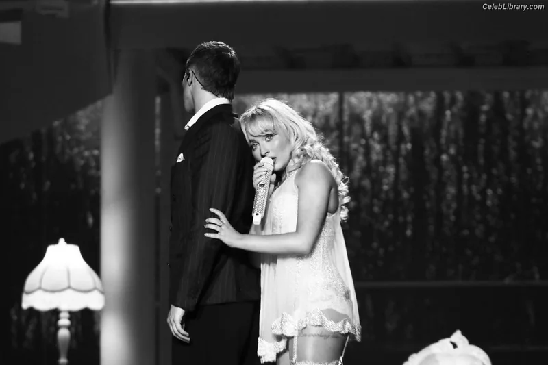 Sabrina Carpenter photo 10 of 6403