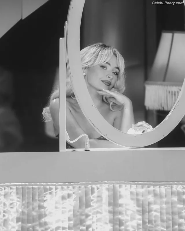 Sabrina Carpenter photo 19 of 6403
