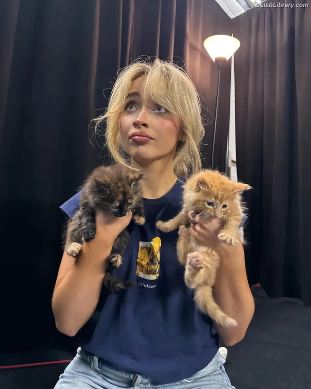 Sabrina Carpenter photo 10 of 6403