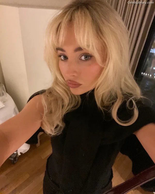 Sabrina Carpenter photo 15 of 6403