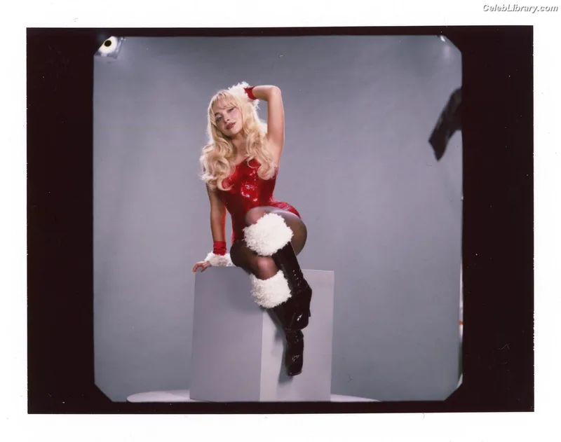 Sabrina Carpenter photo 16 of 6403