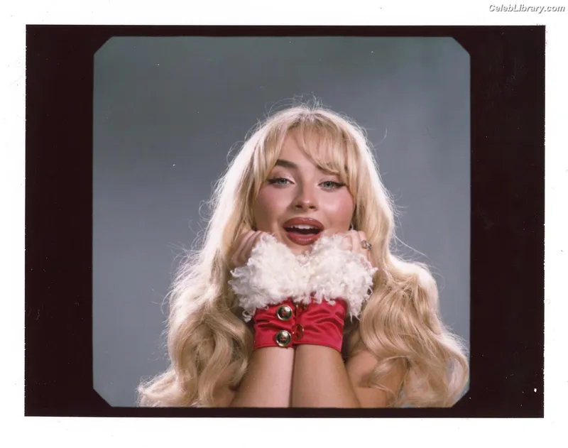 Sabrina Carpenter photo 18 of 6403
