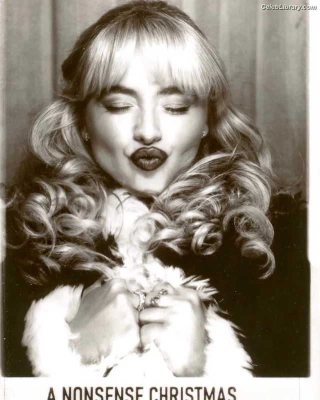 Sabrina Carpenter photo 23 of 6403