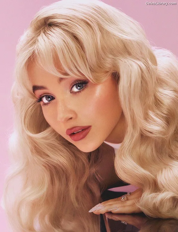 Sabrina Carpenter photo 16 of 6403