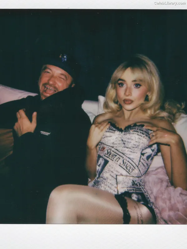 Sabrina Carpenter photo 17 of 6403