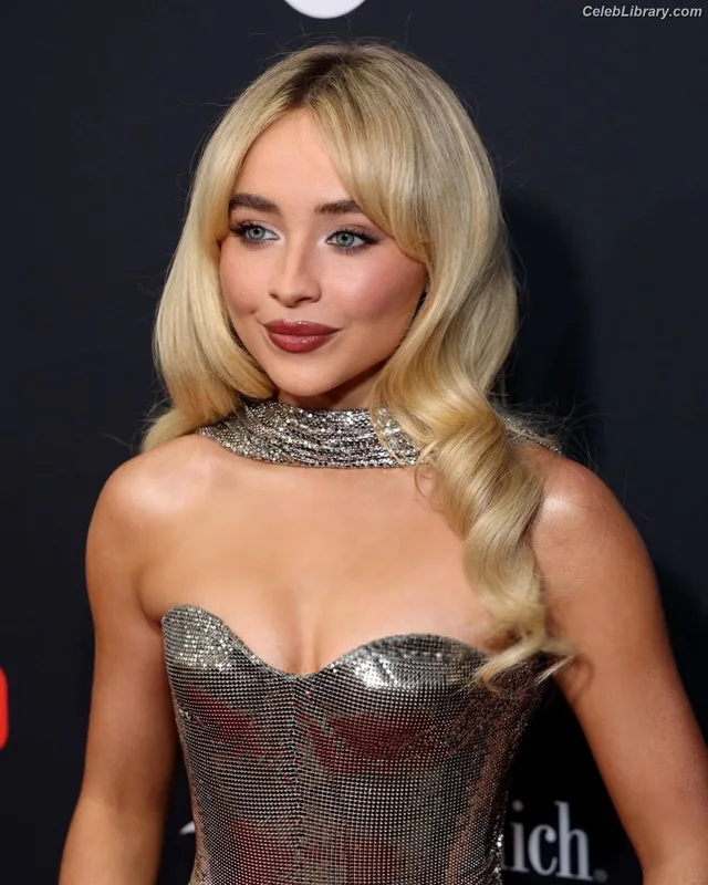 Sabrina Carpenter photo 18 of 6403