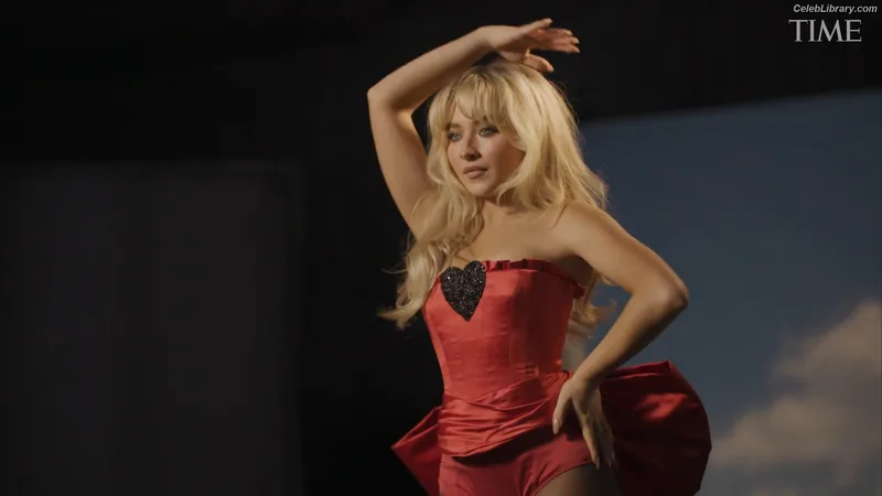 Sabrina Carpenter photo 14 of 6403