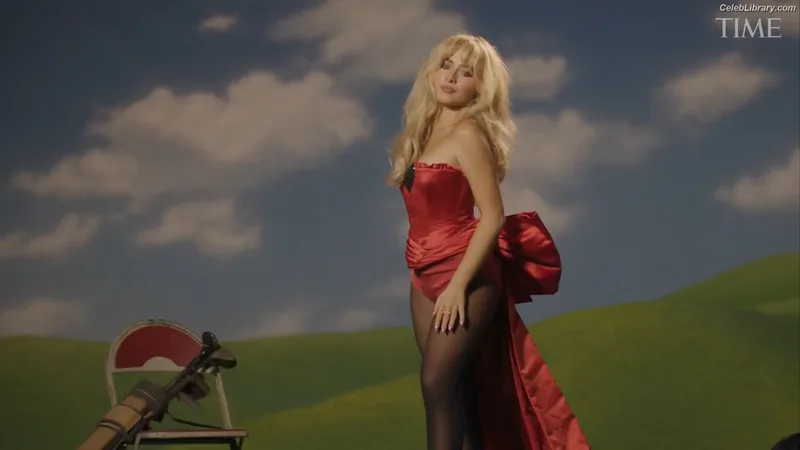 Sabrina Carpenter photo 18 of 6403