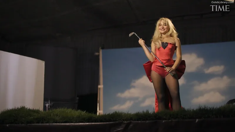 Sabrina Carpenter photo 24 of 6403