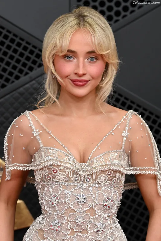 Sabrina Carpenter photo 15 of 6403