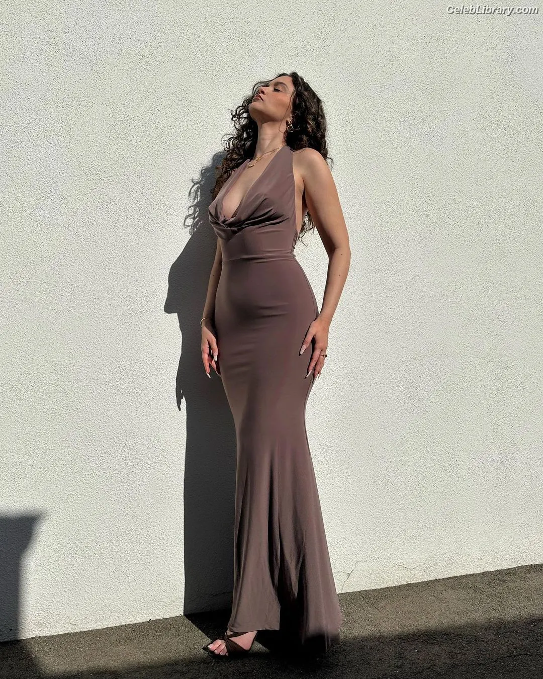 Sabrina Claudio photo 13 of 54