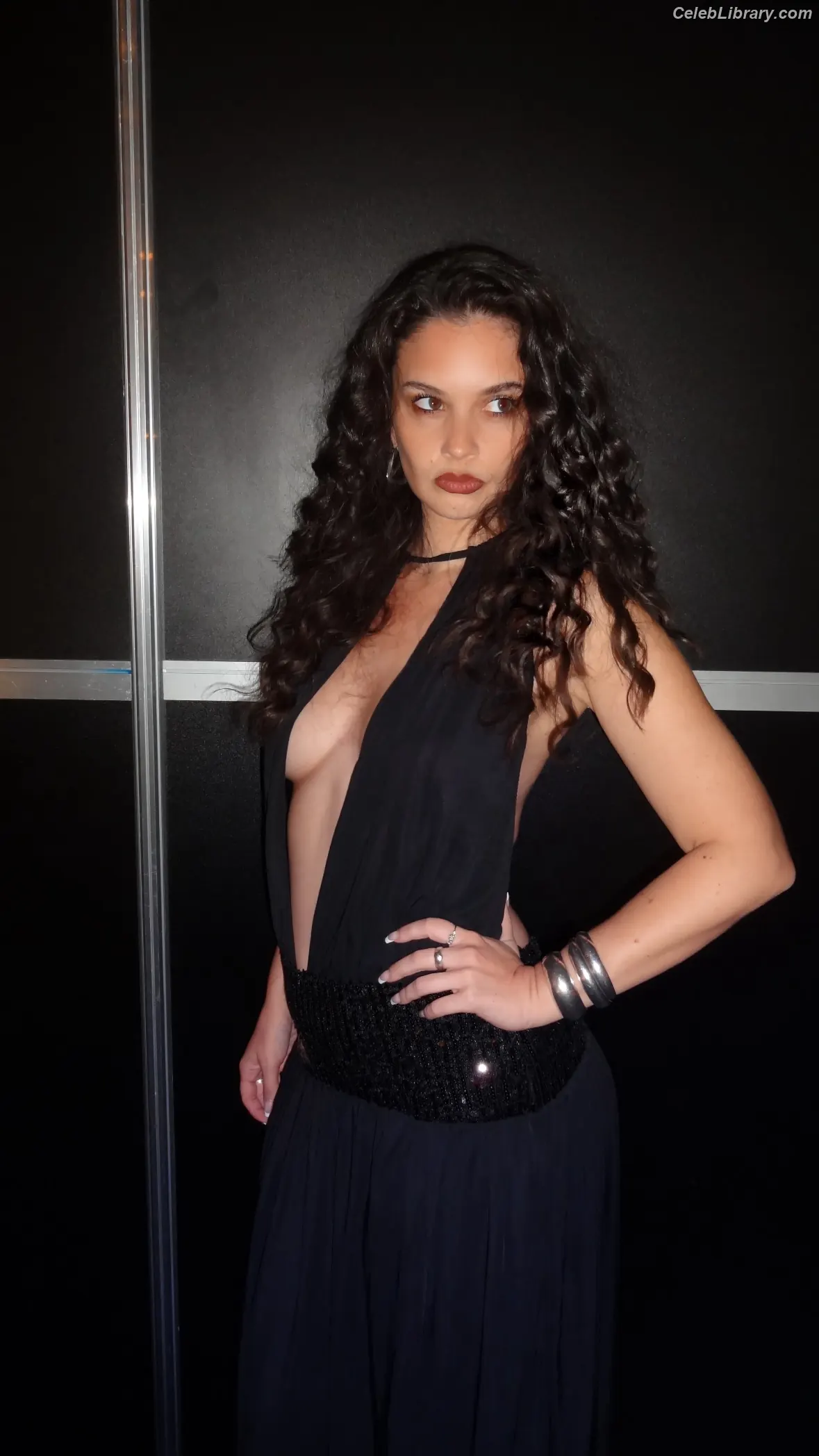 Sabrina Claudio photo 23 of 54