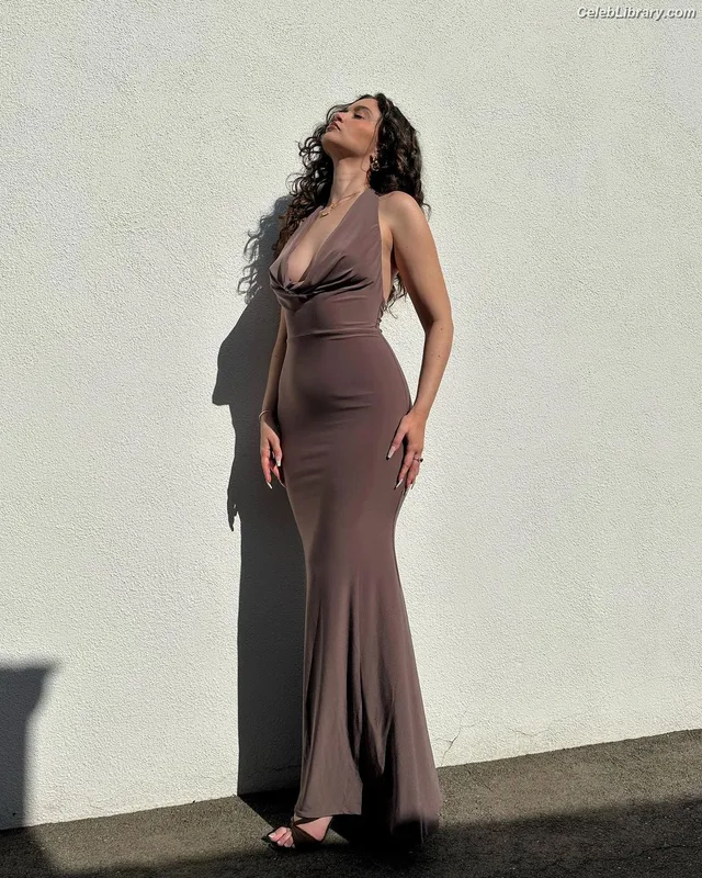 Sabrina Claudio photo 13 of 55